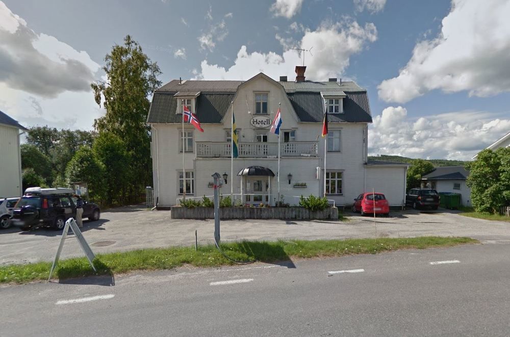 Hotell Restaurang Naemforsen Näsåker Exterior foto